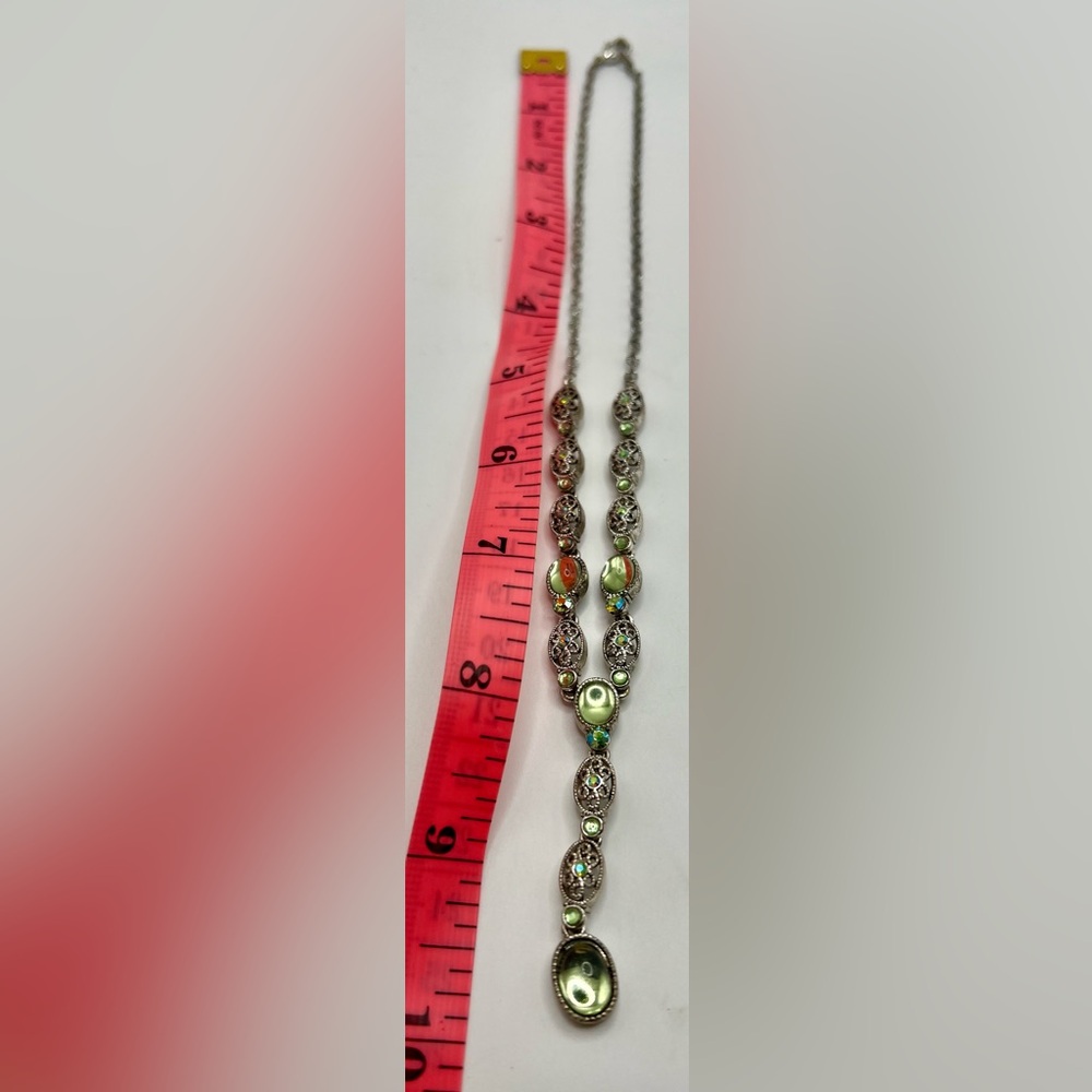 Vintage Avon Silver Tone and Green Stone Necklace - Picture 5 of 6